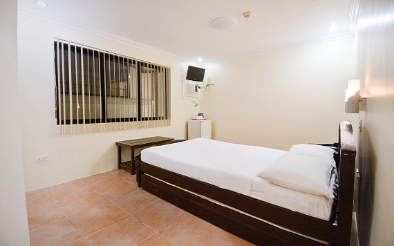 DeLuxe with Kitchenette